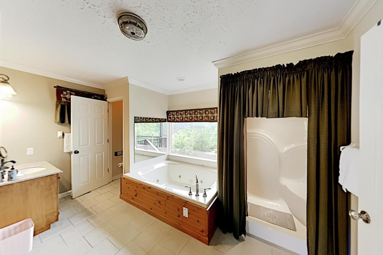 Majestic Leconte Villa แกตลิงเบิร์ก ภายนอก รูปภาพ